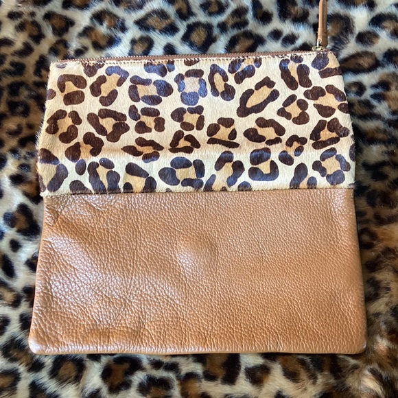 Super cute leather fold over pouch. - Picture 3 of 7